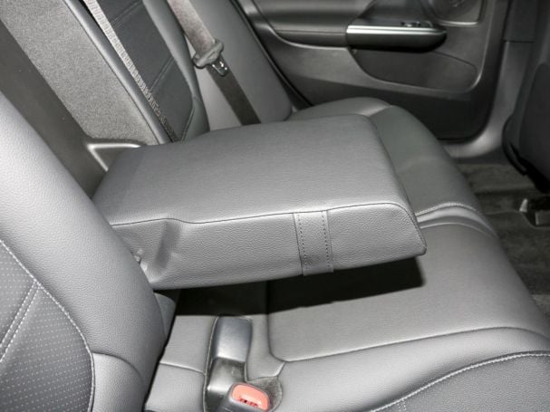 Mercedes-Benz C 200 d Avantgarde Navi Panorama Kamera Memory