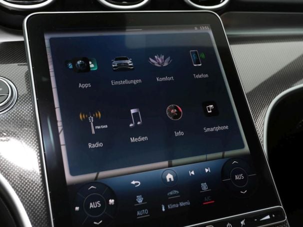 Mercedes-Benz C 200 AMG Night Panorama-Schiebedach Memory 360°