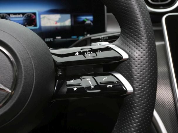 Mercedes-Benz C 200 AMG Night Panorama-Schiebedach Memory 360°