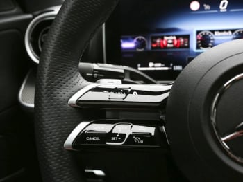 Mercedes-Benz C 200 AMG Night Panorama-Schiebedach Memory 360° Mercedes-Benz C 200 AMG Night Panorama-Schiebedach Memory 360°