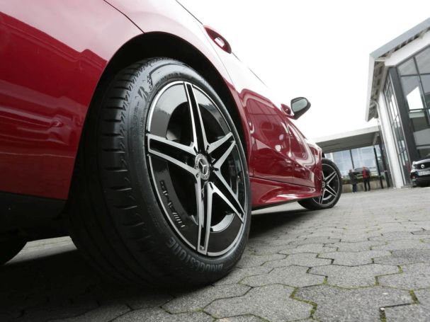 Mercedes-Benz C 200 AMG Night Panorama-Schiebedach Memory 360°