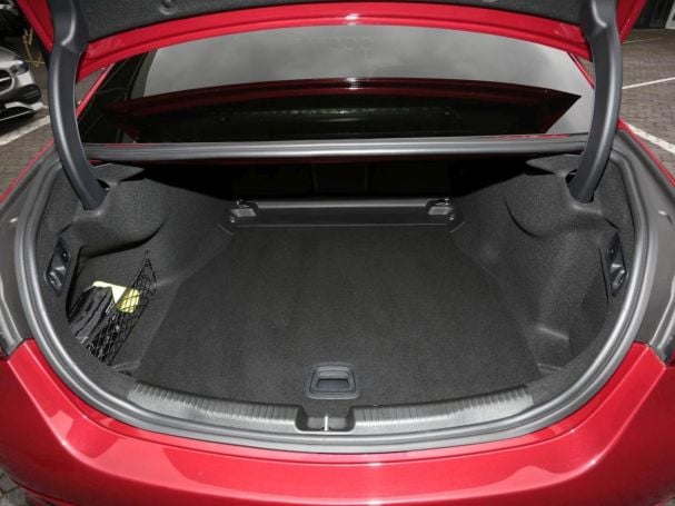 Mercedes-Benz C 200 AMG Night Panorama-Schiebedach Memory 360°