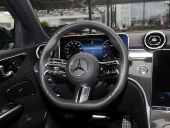 Mercedes-Benz C 200 AMG Night Panorama-Schiebedach Memory 360° Mercedes-Benz C 200 AMG Night Panorama-Schiebedach Memory 360°