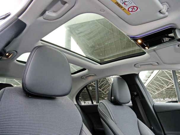 Mercedes-Benz C 200 Avantgarde Night Navi Panorama Kamera