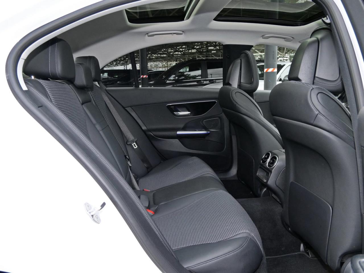 Mercedes-Benz C 200 Avantgarde Night Navi Panorama Kamera