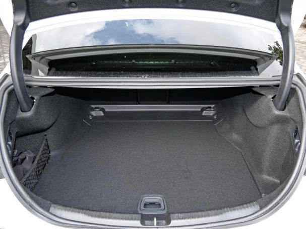 Mercedes-Benz C 200 Avantgarde Night Navi Panorama Kamera