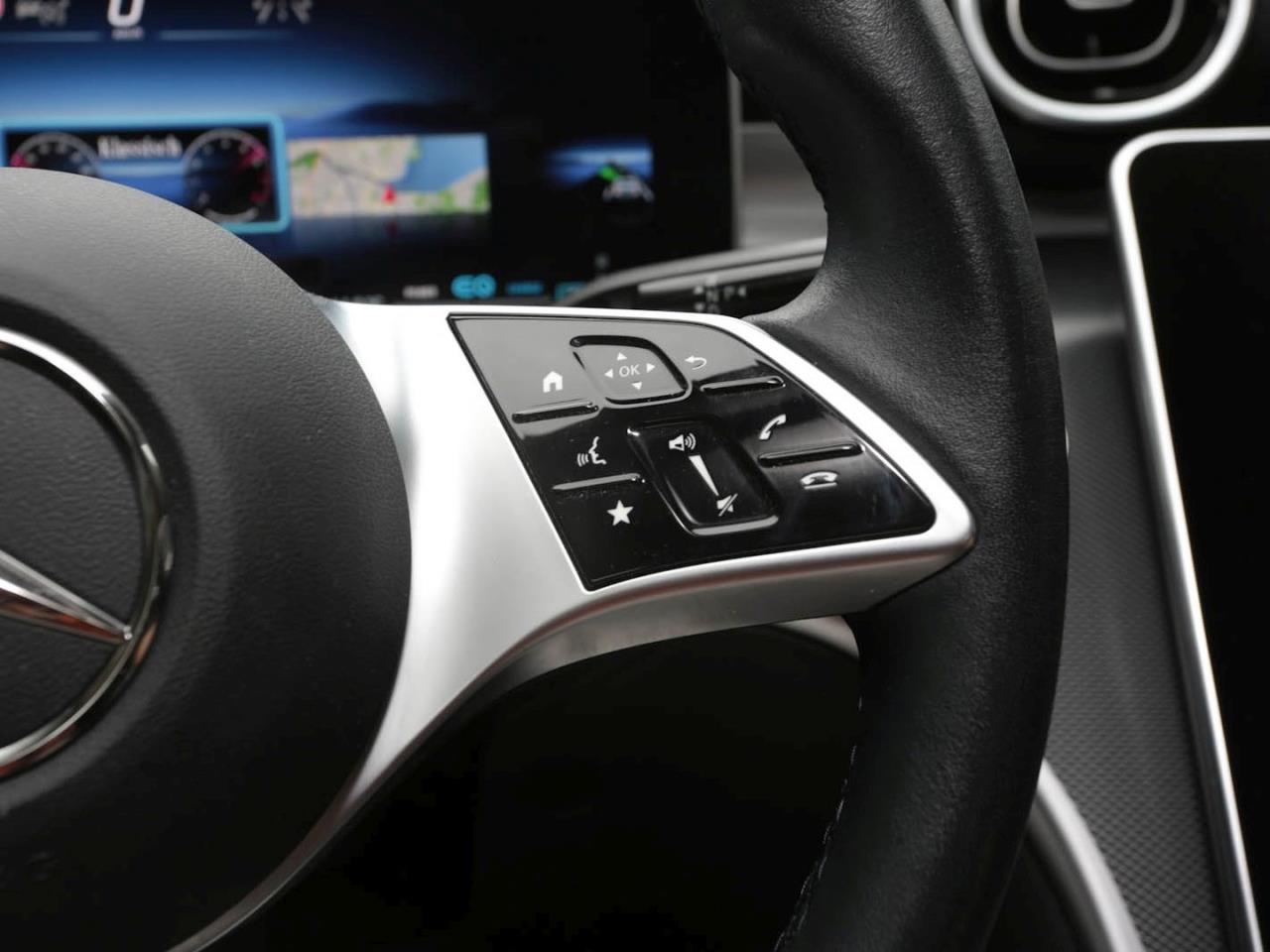 Mercedes-Benz C 220 d Avantgarde Navi Distronic Kamera Park-P