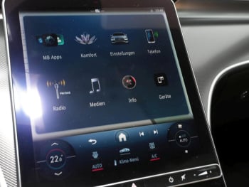 Mercedes-Benz C 220 d Avantgarde Navi Distronic Kamera Park-P