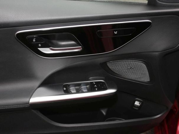 Mercedes-Benz C 220 d Avantgarde Navi Distronic Kamera Park-P Mercedes-Benz C 220 d Avantgarde Navi Distronic Kamera Park-P