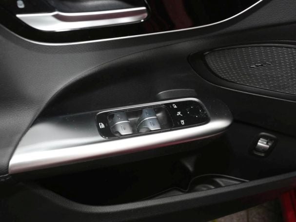 Mercedes-Benz C 220 d Avantgarde Navi Distronic Kamera Park-P Mercedes-Benz C 220 d Avantgarde Navi Distronic Kamera Park-P