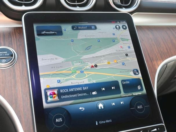 Mercedes-Benz C 300 4M AMG Distronic Schiebedach 360° AHK SHZ