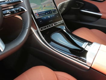 Mercedes-Benz C 300 4M AMG Distronic Schiebedach 360° AHK SHZ