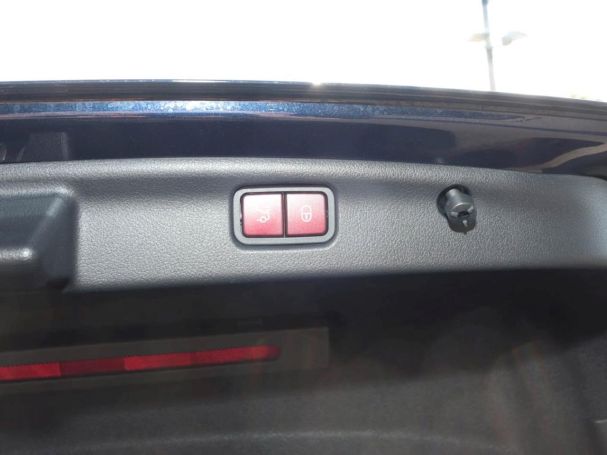 Mercedes-Benz C 300 4M AMG Distronic Schiebedach 360° AHK SHZ Mercedes-Benz C 300 4M AMG Distronic Schiebedach 360° AHK SHZ