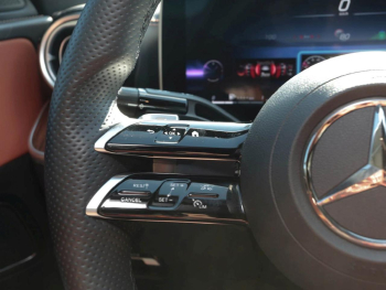 Mercedes-Benz C 300 4M AMG Distronic Schiebedach 360° AHK SHZ