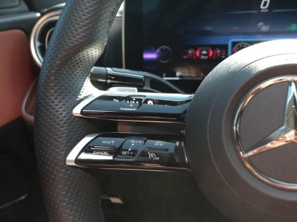 Mercedes-Benz C 300 4M AMG Distronic Schiebedach 360° AHK SHZ