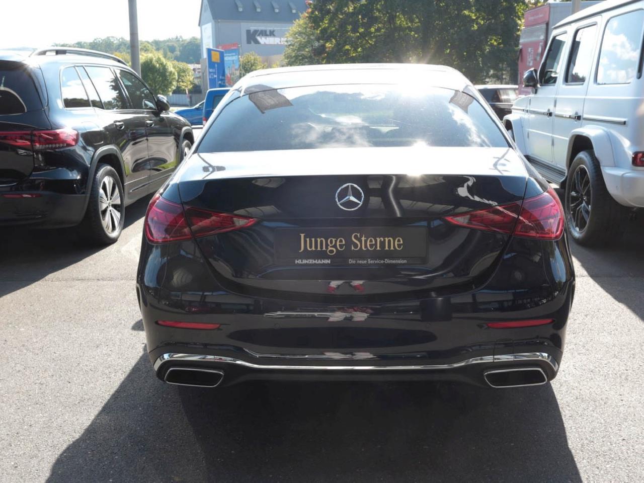 Mercedes-Benz C 300 4M AMG Distronic Schiebedach 360° AHK SHZ