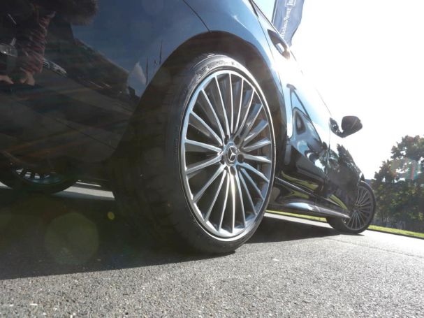 Mercedes-Benz C 300 4M AMG Distronic Schiebedach 360° AHK SHZ Mercedes-Benz C 300 4M AMG Distronic Schiebedach 360° AHK SHZ