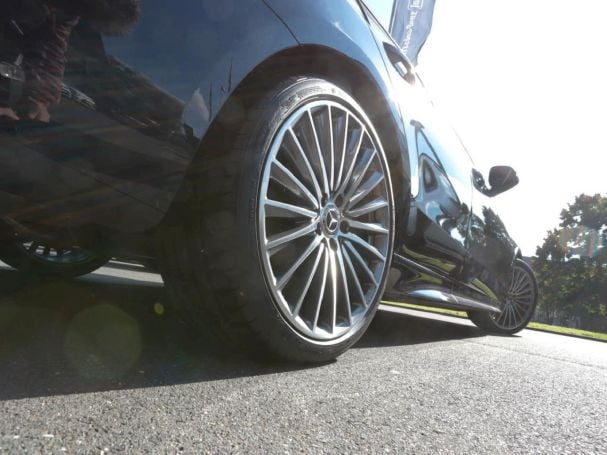 Mercedes-Benz C 300 4M AMG Distronic Schiebedach 360° AHK SHZ