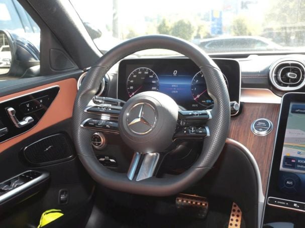 Mercedes-Benz C 300 4M AMG Distronic Schiebedach 360° AHK SHZ