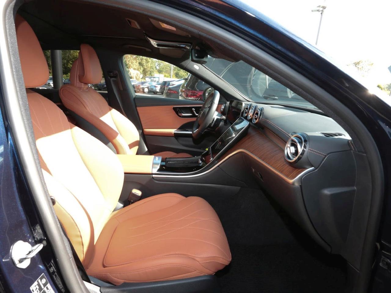 Mercedes-Benz C 300 4M AMG Distronic Schiebedach 360° AHK SHZ