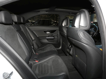Mercedes-Benz C 300 e AMG Night Panorama Distronic AHK Kamera
