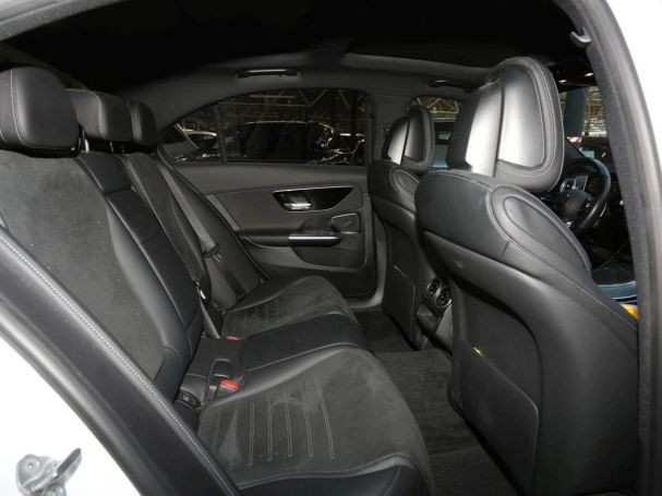 Mercedes-Benz C 300 e AMG Night Panorama Distronic AHK Kamera