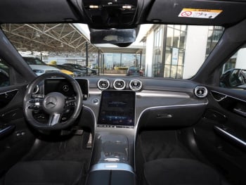 Mercedes-Benz C 300 e AMG Night Panorama Distronic AHK Kamera