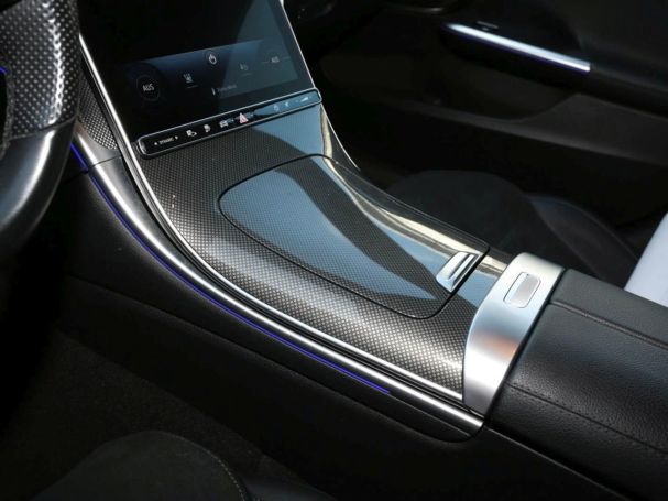 Mercedes-Benz C 300 e AMG Night Panorama Distronic AHK Kamera