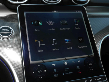 Mercedes-Benz C 300 e AMG Night Panorama Distronic AHK Kamera