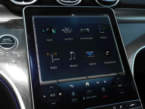 Mercedes-Benz C 300 e AMG Night Panorama Distronic AHK Kamera