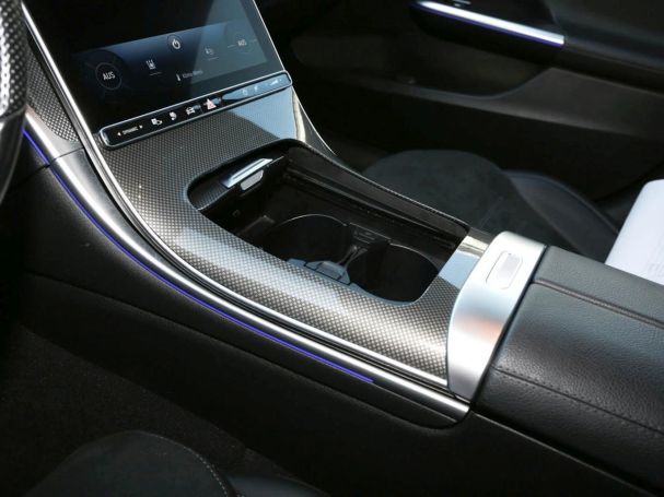 Mercedes-Benz C 300 e AMG Night Panorama Distronic AHK Kamera