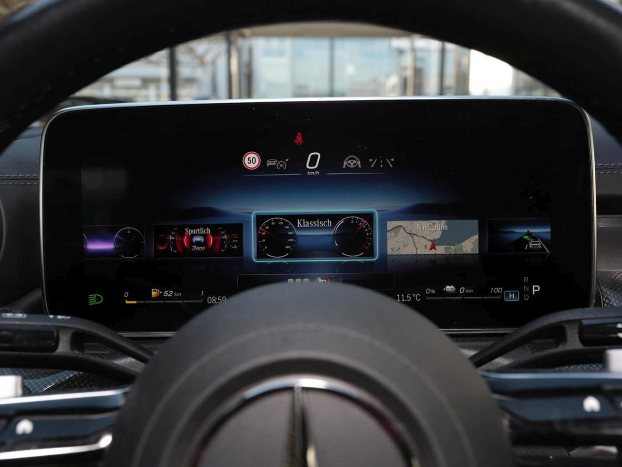 Mercedes-Benz C 300 e AMG Night Panorama Distronic AHK Kamera