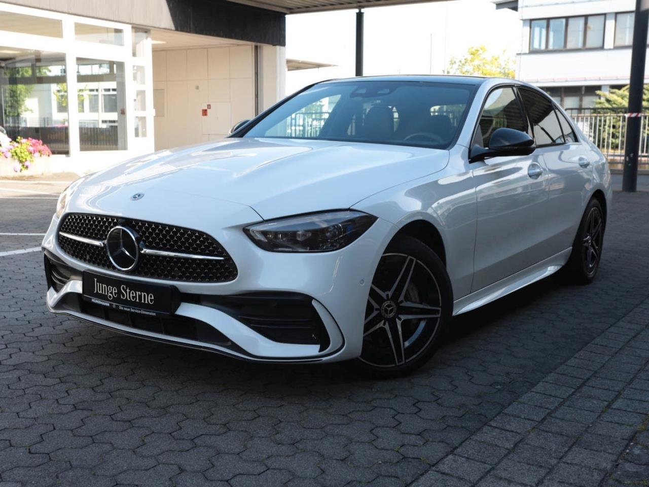 Mercedes-Benz C 300 e AMG Night Panorama Distronic AHK Kamera