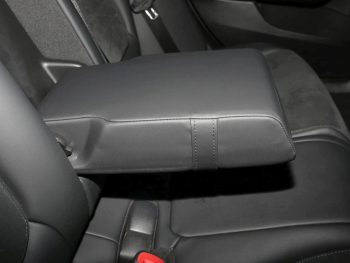 Mercedes-Benz C 300 e AMG Night Panorama Distronic AHK Kamera