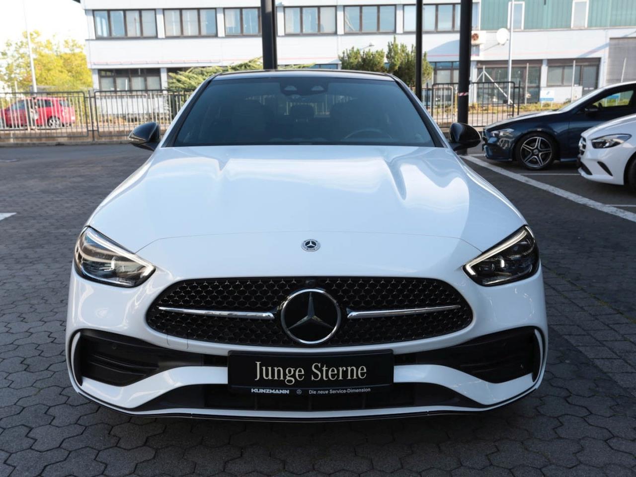 Mercedes-Benz C 300 e AMG Night Panorama Distronic AHK Kamera