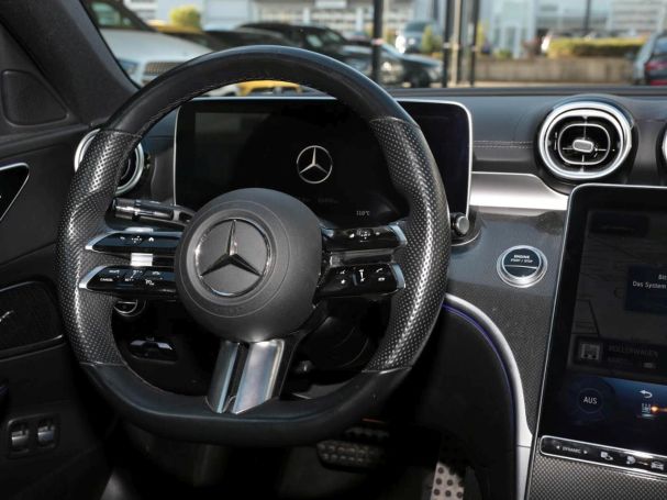 Mercedes-Benz C 300 e AMG Night Panorama Distronic AHK Kamera