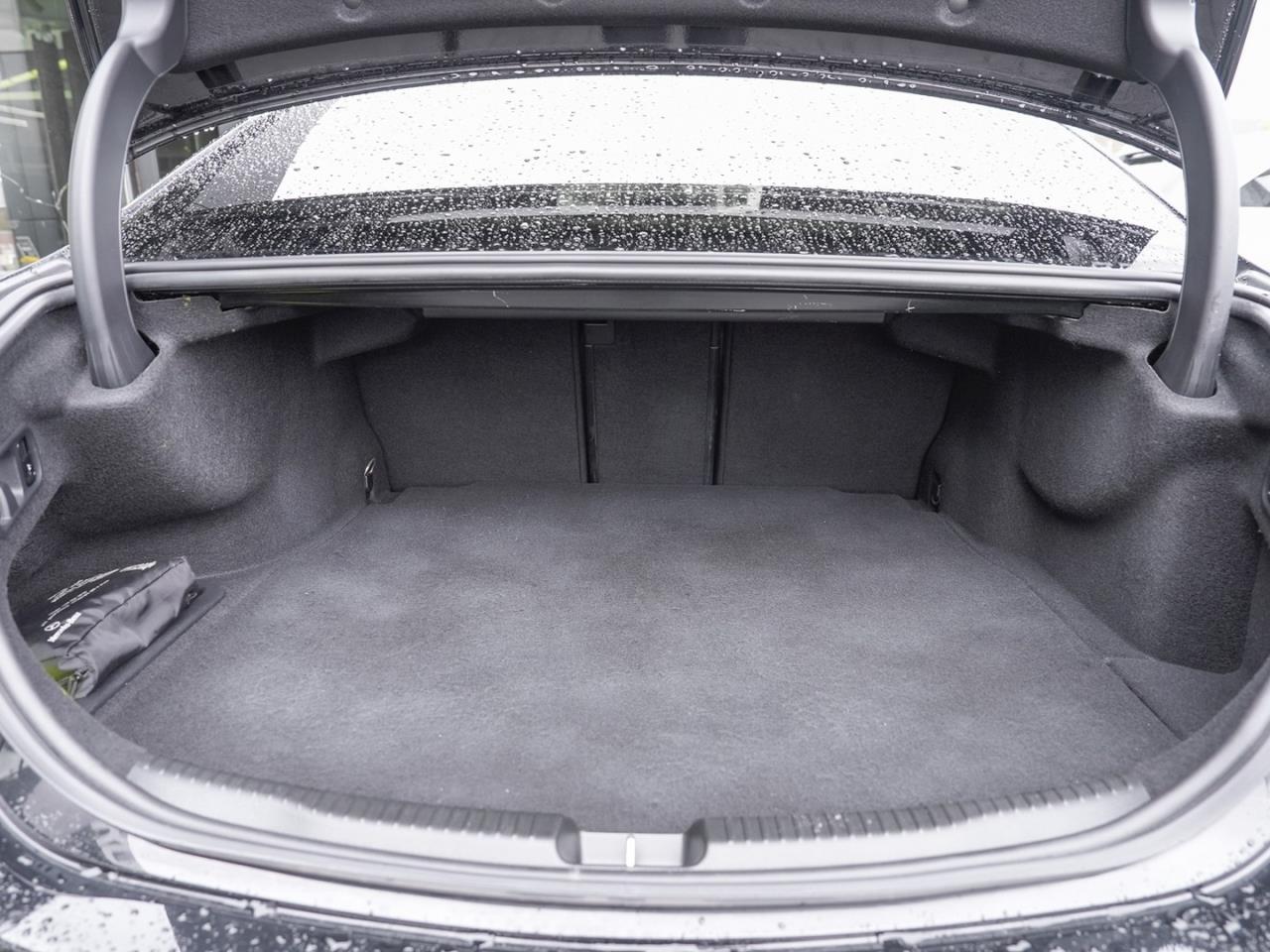 Mercedes-Benz C 300 e AMG Night Navi-Prem. Kamera Totwinkel