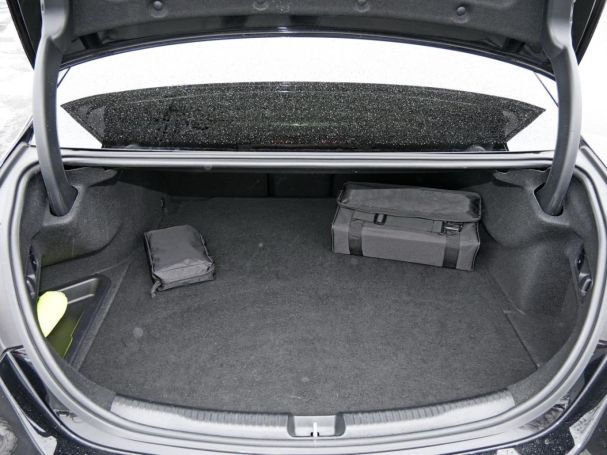 Mercedes-Benz C 300 e AMG Night Distronic Kamera PublicCharging