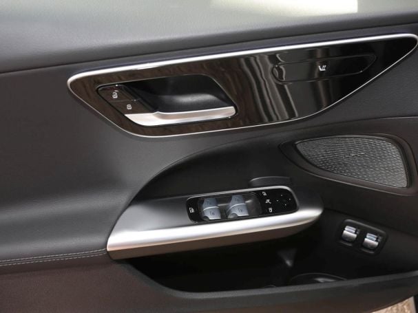 Mercedes-Benz C 300 e Avantgarde MBUX Navi Distronic AHK