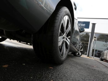 Mercedes-Benz C 300 e Avantgarde MBUX Navi Distronic AHK