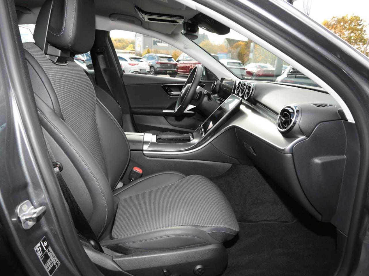 Mercedes-Benz C 300 e Avantgarde MBUX Navi Distronic AHK