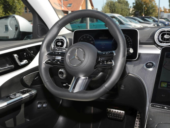 Mercedes-Benz C 400 e 4M AMG MBUX Navi Distronic 360° SHZ-Fond