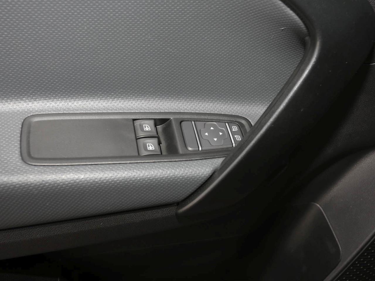 Mercedes-Benz Citan 110 CDI Tourer BASE Standard AHK Navi Klima Mercedes-Benz Citan 110 CDI Tourer BASE Standard AHK Navi Klima