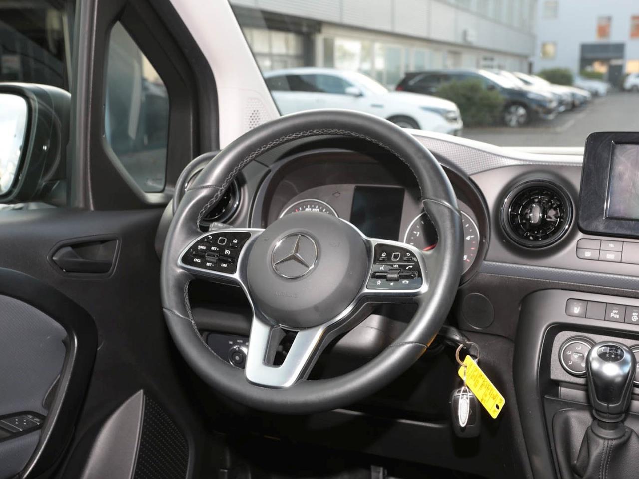 Mercedes-Benz Citan 110 CDI Tourer BASE Standard AHK Navi Klima Mercedes-Benz Citan 110 CDI Tourer BASE Standard AHK Navi Klima