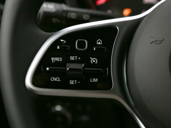 Mercedes-Benz Citan 113 Tourer Pro MBUX Navi LED Kamera ParkP.