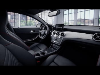 Mercedes-Benz CLA 200 Coupé AMG Kamera Ambiente Tempomat LED