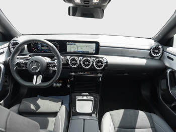 Mercedes-Benz CLA 180 Coupé AMG Night Panorama Kamera SpiegelP