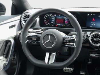 Mercedes-Benz CLA 180 Coupé AMG Night Panorama Kamera SpiegelP