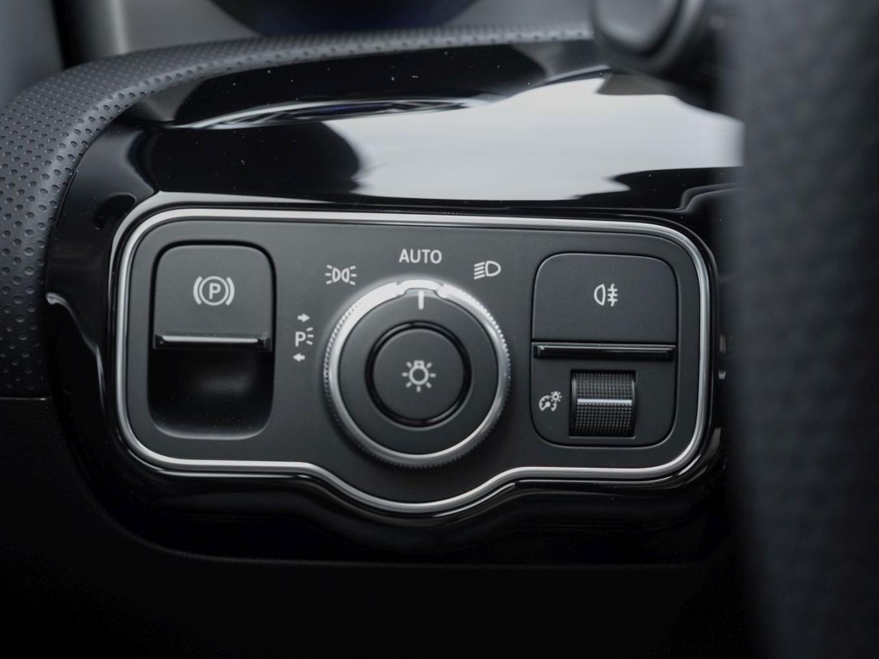 Mercedes-Benz CLA 180 Coupé AMG Night Distronic Kamera Keyless