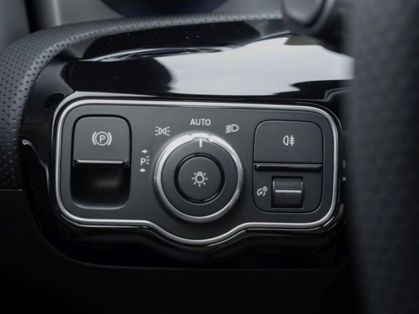 Mercedes-Benz CLA 180 Coupé AMG Night Distronic Kamera Keyless